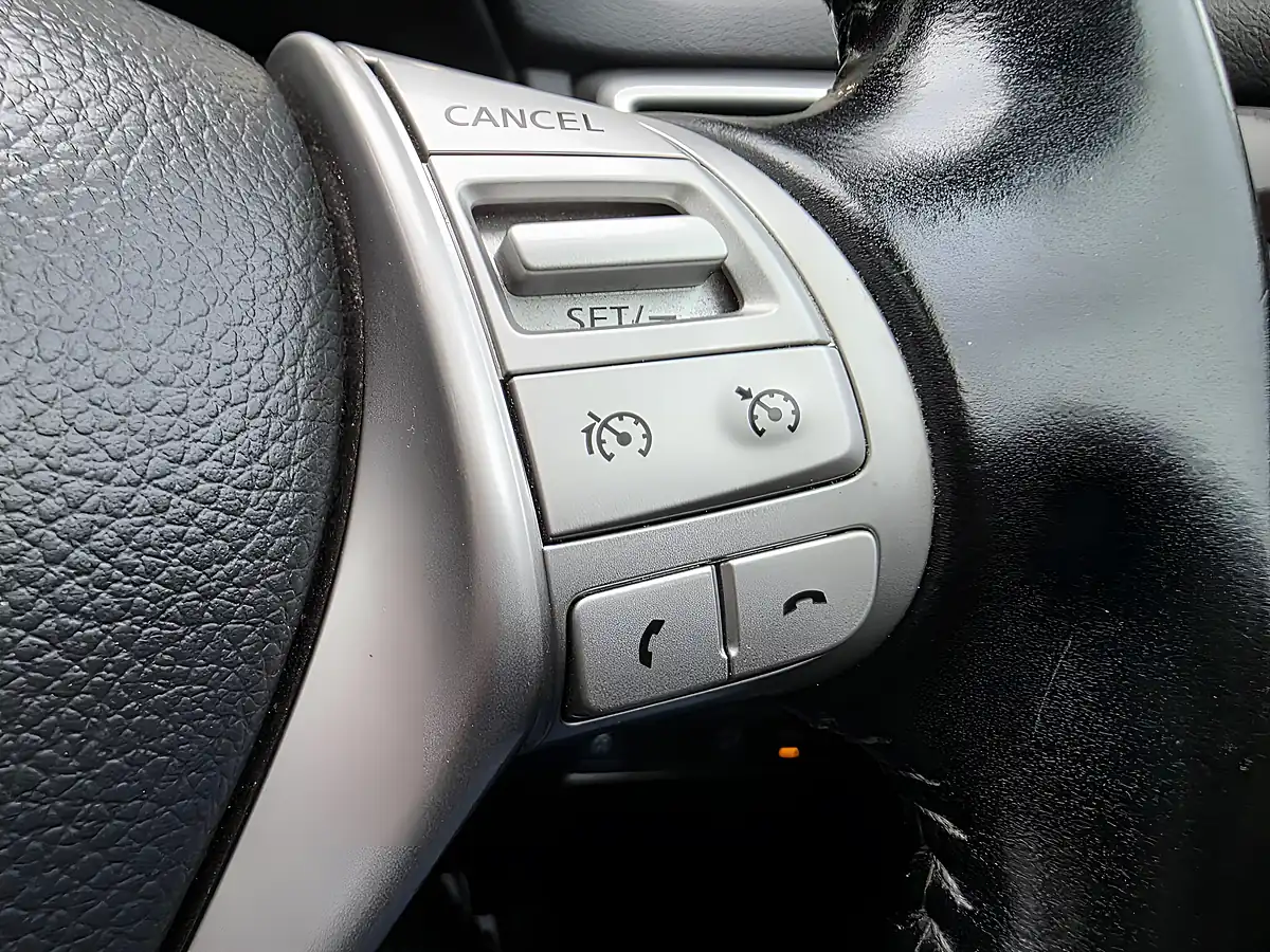 Used 2015 Nissan Qashqai N-Tec+ Grey - Interior and Exterior details 13