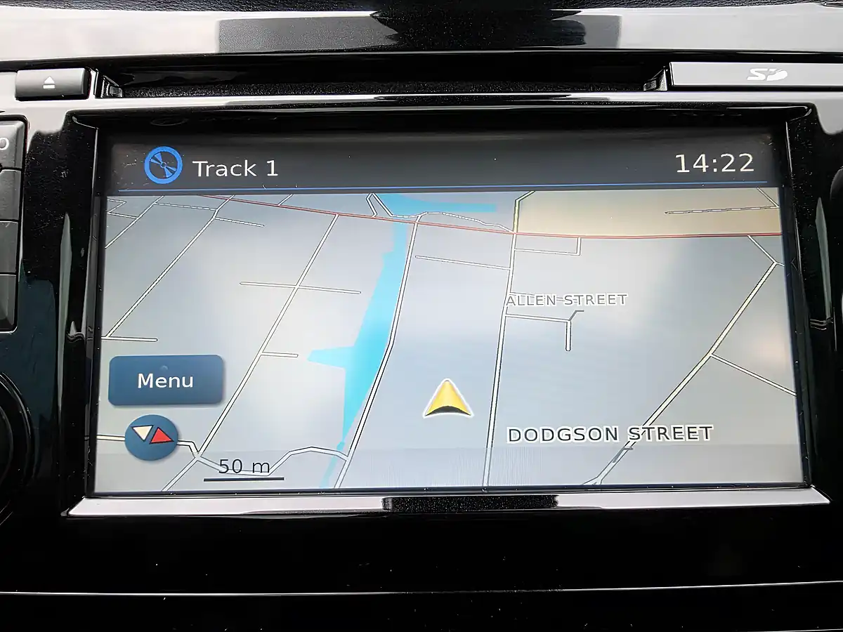 Used 2015 Nissan Qashqai N-Tec+ Grey - Interior and Exterior details 16