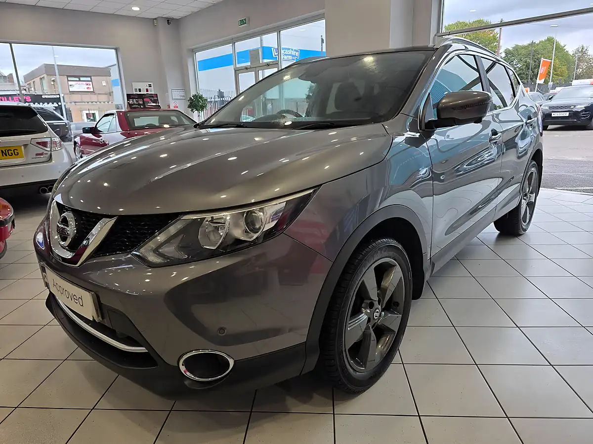 Used 2015 Nissan Qashqai N-Tec+ Grey - Interior and Exterior details 3
