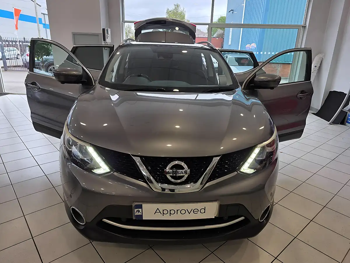 Used 2015 Nissan Qashqai N-Tec+ Grey - Interior and Exterior details 5