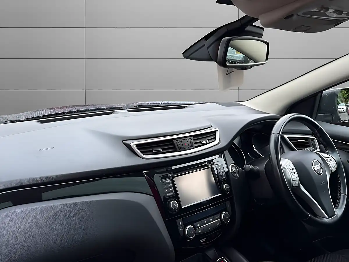 Used 2015 Nissan Qashqai N-Tec+ Ink Blue - Interior and Exterior details 11