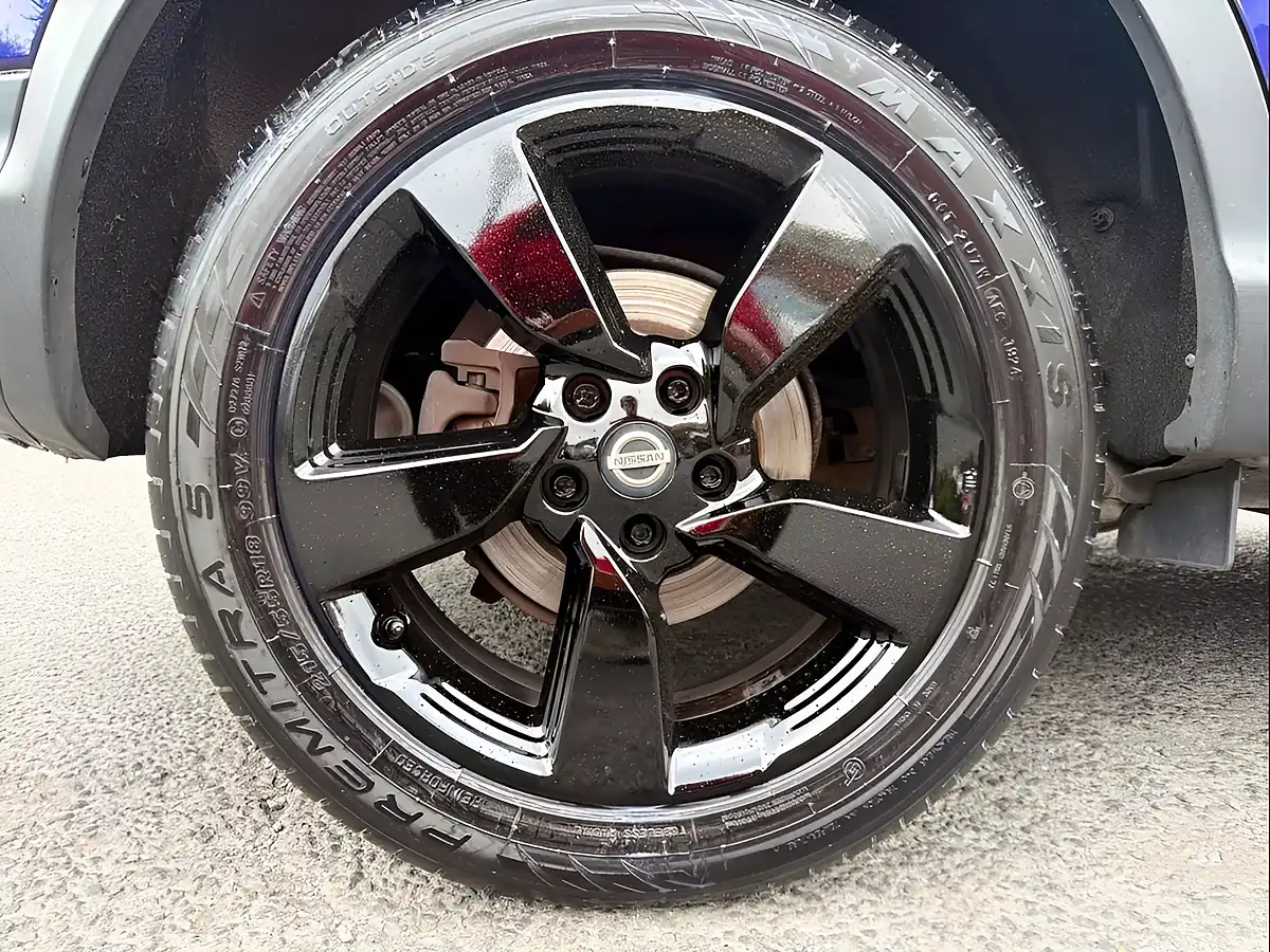 Used 2015 Nissan Qashqai N-Tec+ Ink Blue - Interior and Exterior details 20