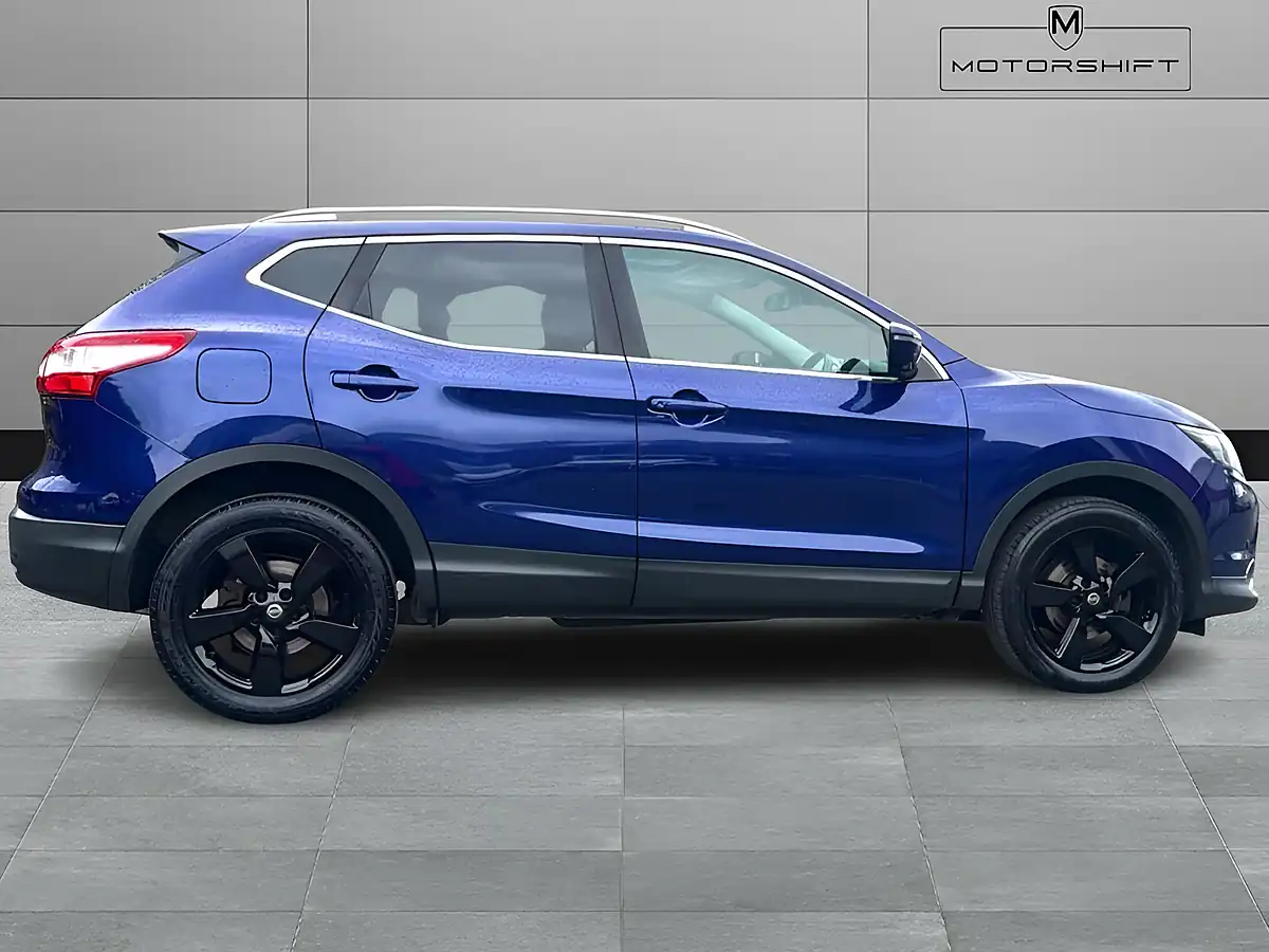 Used 2015 Nissan Qashqai N-Tec+ Ink Blue - Interior and Exterior details 7