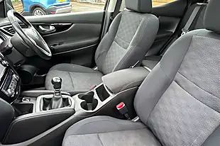 Used 2015 Nissan Qashqai N-Tec+ Pearl Black - Interior and Exterior details 16