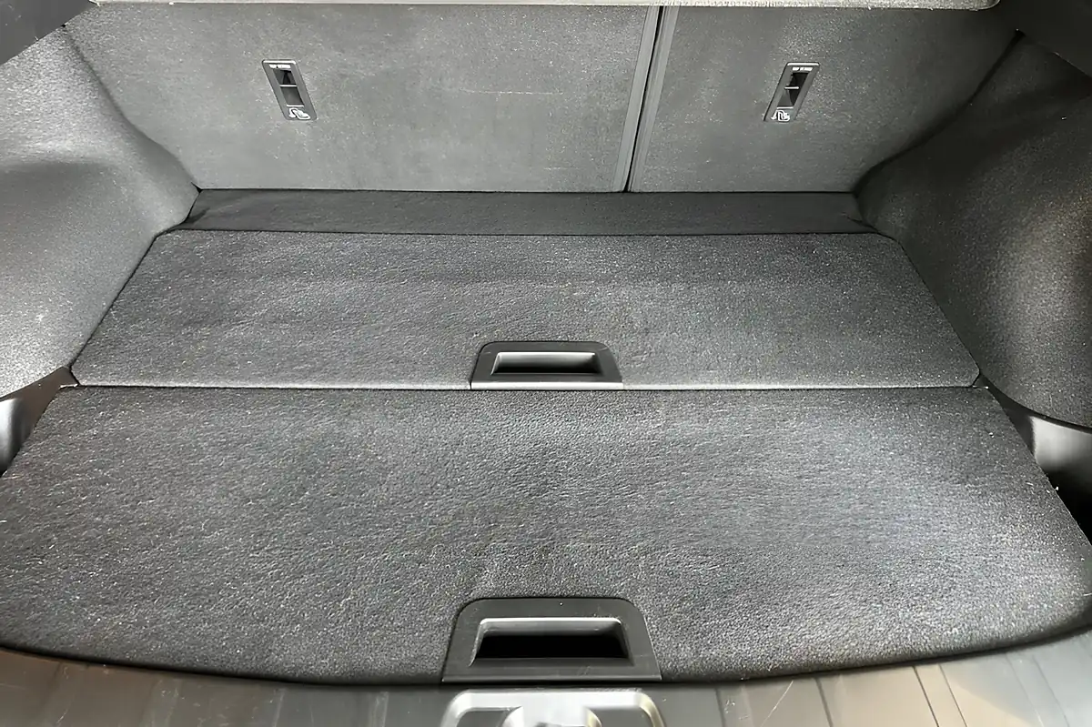 Used 2015 Nissan Qashqai N-Tec+ Pearl Black - Interior and Exterior details 18