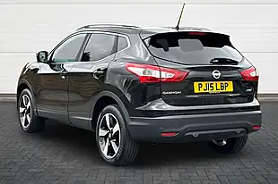 Used 2015 Nissan Qashqai N-Tec+ Pearl Black - Interior and Exterior details 5