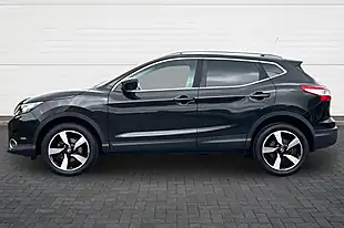 Used 2015 Nissan Qashqai N-Tec+ Pearl Black - Interior and Exterior details 6