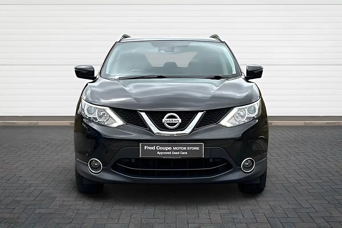 Used 2015 Nissan Qashqai N-Tec+ Pearl Black - Interior and Exterior details 8