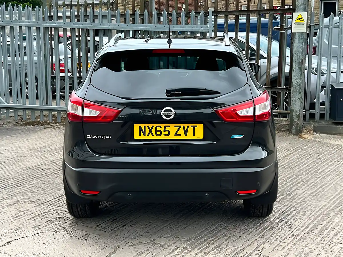 Used 2015 Nissan Qashqai N-Tec Plus Black - Interior and Exterior details 11
