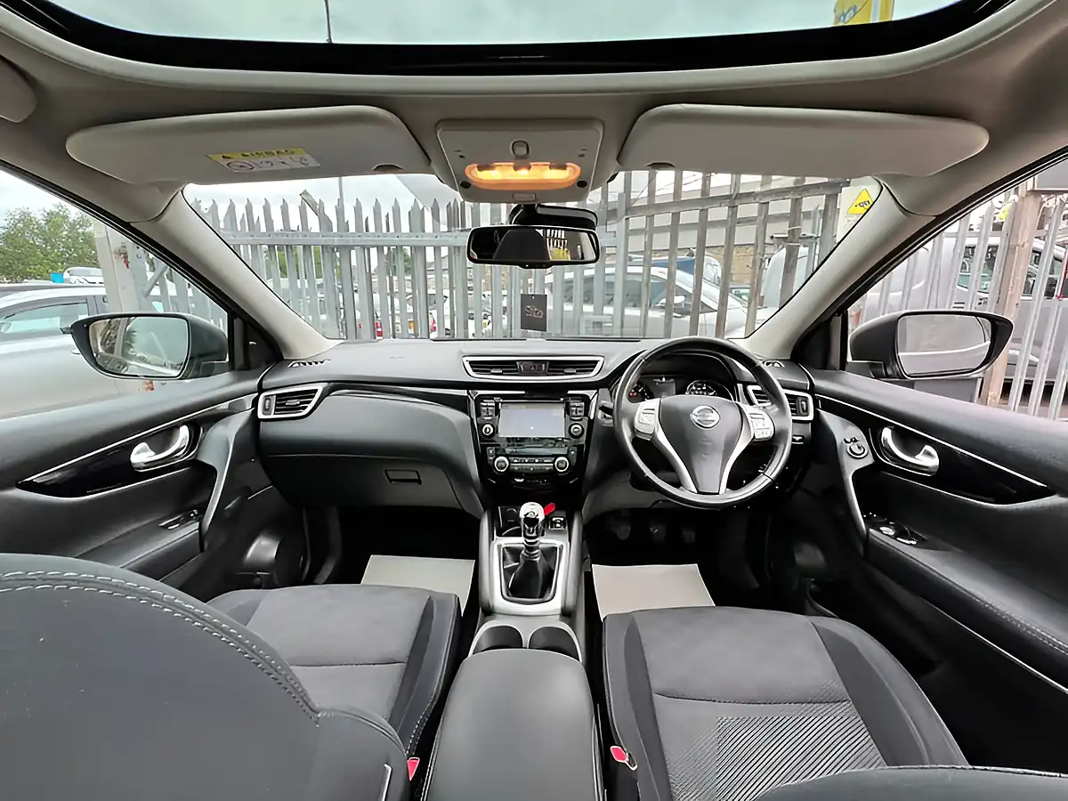 Used 2015 Nissan Qashqai N-Tec Plus Black - Interior and Exterior details 12