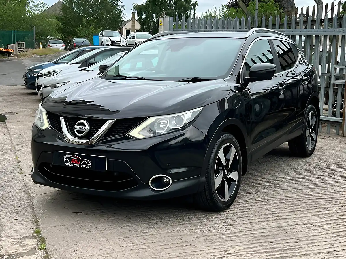 Used 2015 Nissan Qashqai N-Tec Plus Black - Interior and Exterior details 3
