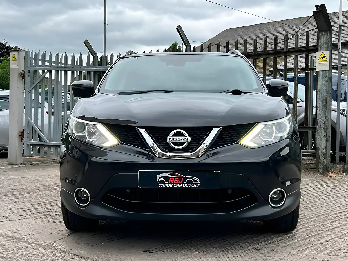 Used 2015 Nissan Qashqai N-Tec Plus Black - Interior and Exterior details 6