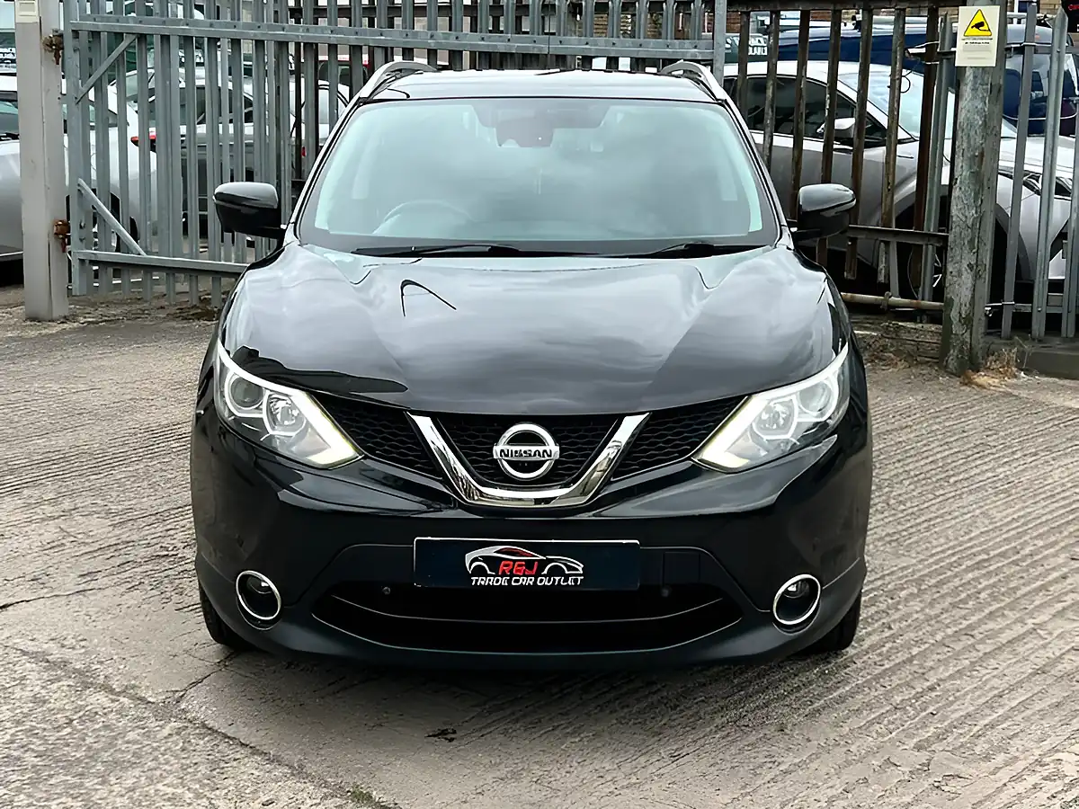 Used 2015 Nissan Qashqai N-Tec Plus Black - Interior and Exterior details 7