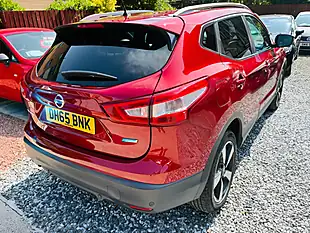 Used 2015 Nissan Qashqai N-Tec+ Red - Interior and Exterior details 11