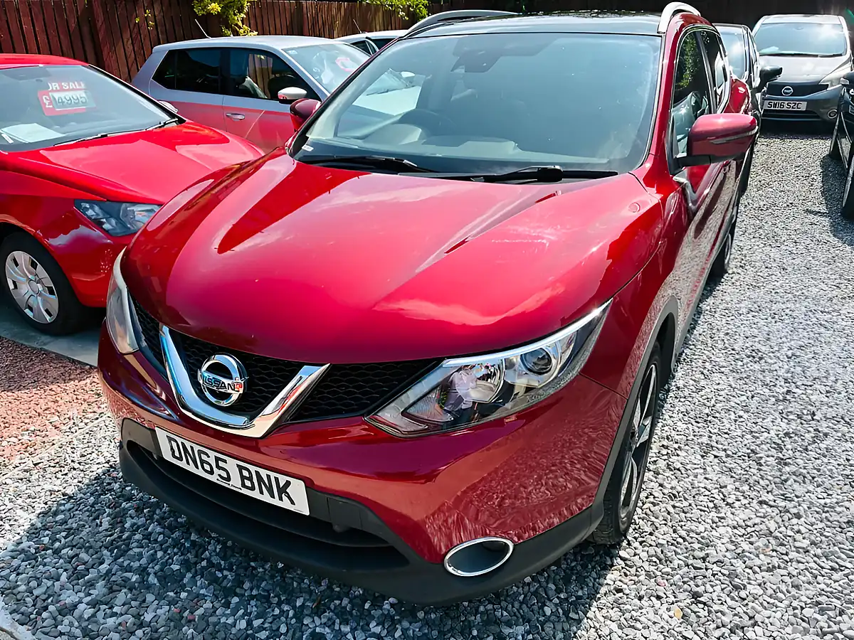 Used 2015 Nissan Qashqai N-Tec+ Red - Interior and Exterior details 17