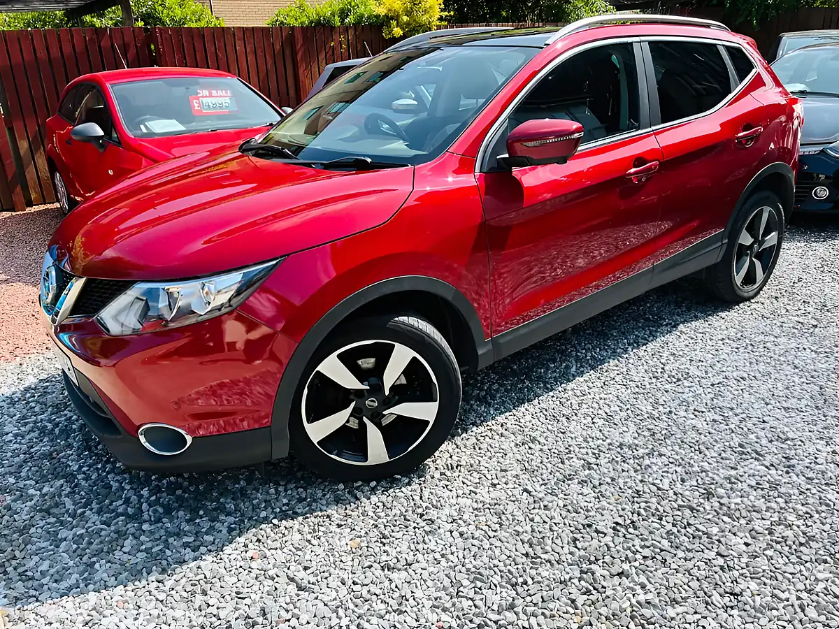 Used 2015 Nissan Qashqai N-Tec+ Red - Interior and Exterior details 2