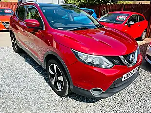 Used 2015 Nissan Qashqai N-Tec+ Red - Interior and Exterior details 4