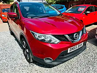 Used 2015 Nissan Qashqai N-Tec+ Red - Interior and Exterior details 5