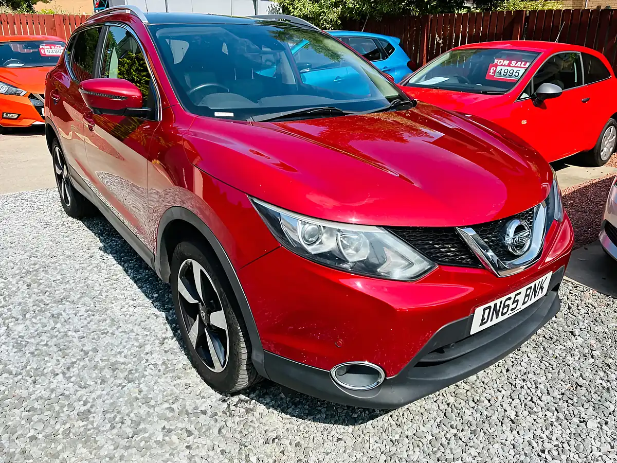Used 2015 Nissan Qashqai N-Tec+ Red - Interior and Exterior details 6