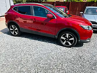 Used 2015 Nissan Qashqai N-Tec+ Red - Interior and Exterior details 8