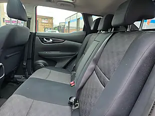 Used 2015 Nissan Qashqai N-Tec+ Red - Interior and Exterior details 10