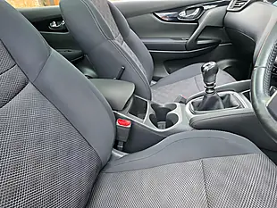 Used 2015 Nissan Qashqai N-Tec+ Red - Interior and Exterior details 15