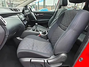 Used 2015 Nissan Qashqai N-Tec+ Red - Interior and Exterior details 16