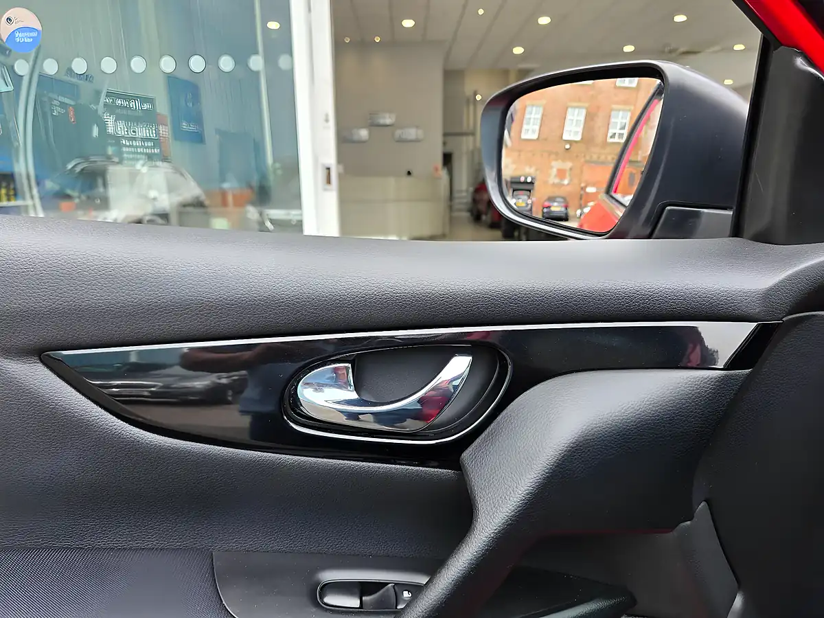 Used 2015 Nissan Qashqai N-Tec+ Red - Interior and Exterior details 18