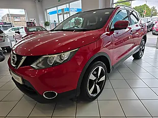 Used 2015 Nissan Qashqai N-Tec+ Red - Interior and Exterior details 2