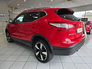 Used 2015 Nissan Qashqai N-Tec+ Red - Interior and Exterior details 4