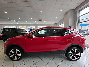 Used 2015 Nissan Qashqai N-Tec+ Red - Interior and Exterior details 5