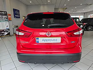 Used 2015 Nissan Qashqai N-Tec+ Red - Interior and Exterior details 6