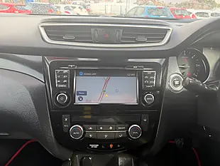 Used 2015 Nissan Qashqai N-Tec+ Red - Interior and Exterior details 11