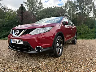Used 2015 Nissan Qashqai N-Tec+ Red - Interior and Exterior details 6