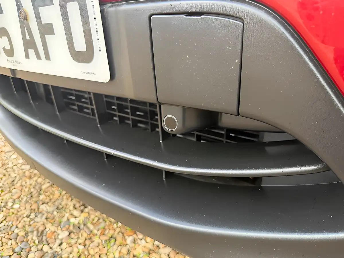 Used 2015 Nissan Qashqai N-Tec+ Red - Interior and Exterior details 8
