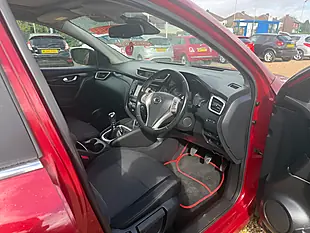 Used 2015 Nissan Qashqai N-Tec+ Red - Interior and Exterior details 9