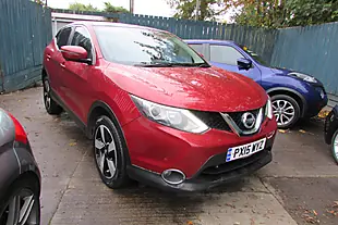 Used 2015 Nissan Qashqai N-Tec Red - Interior and Exterior details 2