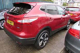 Used 2015 Nissan Qashqai N-Tec Red - Interior and Exterior details 3