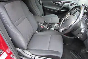 Used 2015 Nissan Qashqai N-Tec Red - Interior and Exterior details 8