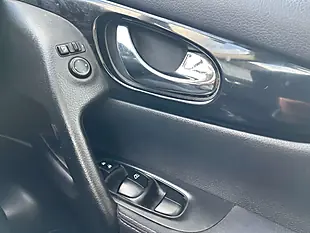 Used 2015 Nissan Qashqai N-Tec+ Red - Interior and Exterior details 11