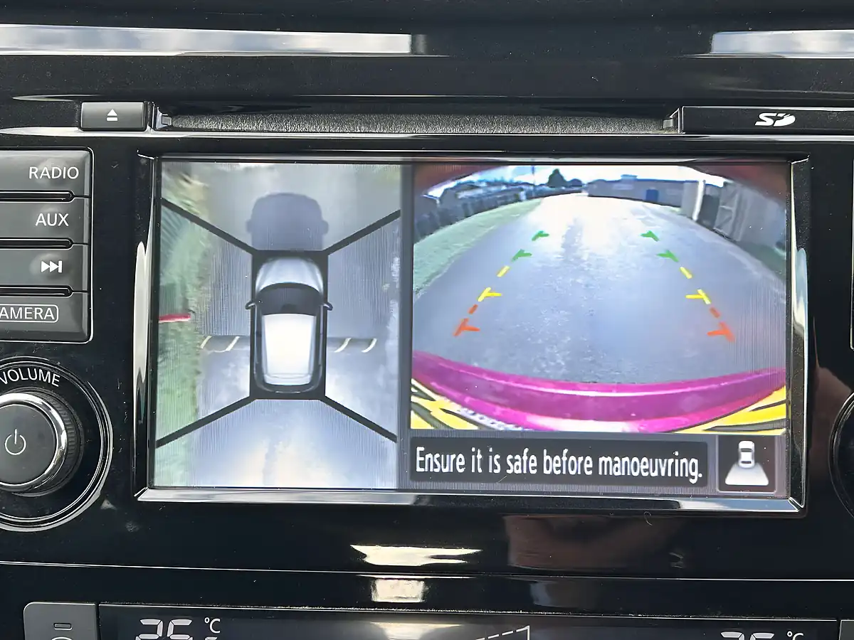 Used 2015 Nissan Qashqai N-Tec+ Red - Interior and Exterior details 16