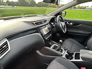 Used 2015 Nissan Qashqai N-Tec+ Red - Interior and Exterior details 19