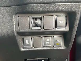Used 2015 Nissan Qashqai N-Tec+ Red - Interior and Exterior details 20