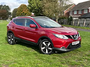 Used 2015 Nissan Qashqai N-Tec+ Red - Interior and Exterior details 3
