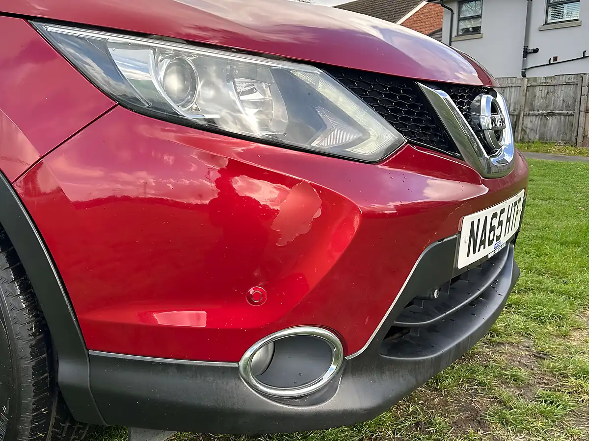 Used 2015 Nissan Qashqai N-Tec+ Red - Interior and Exterior details 9