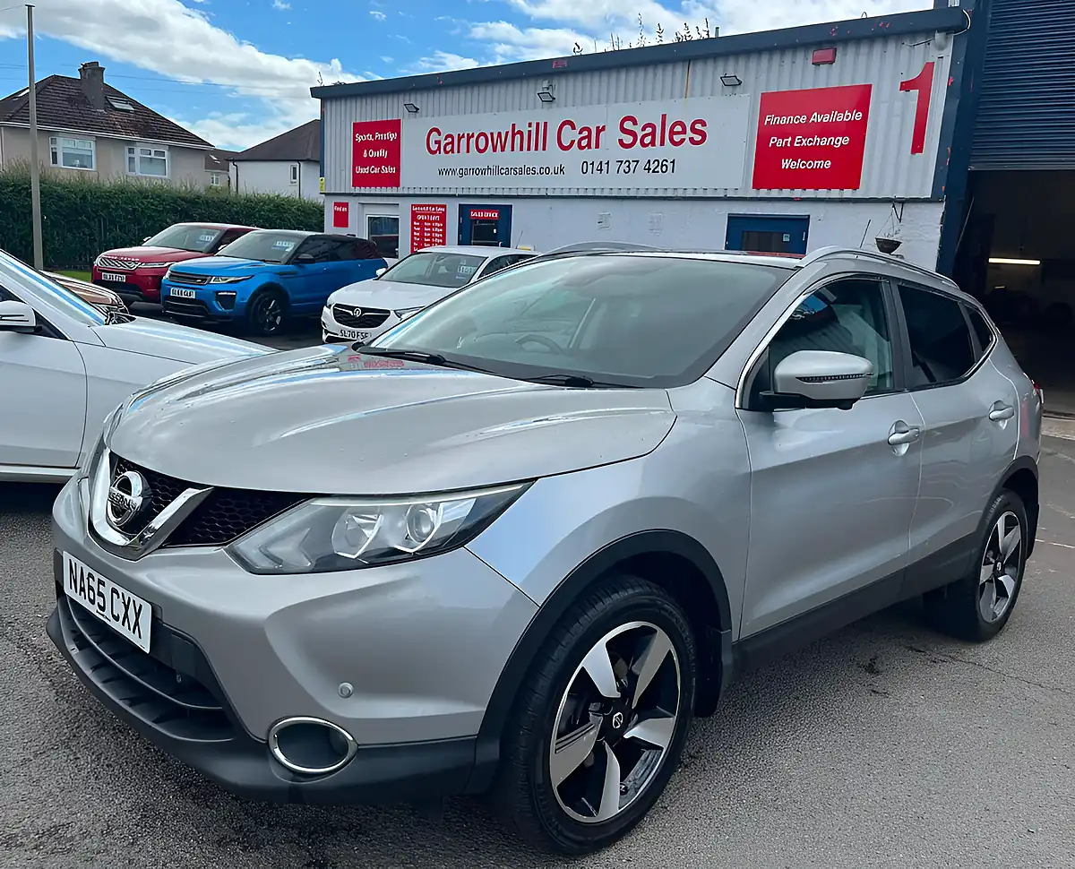 Used 2015 Nissan Qashqai N-Tec+ Silver - Front View
