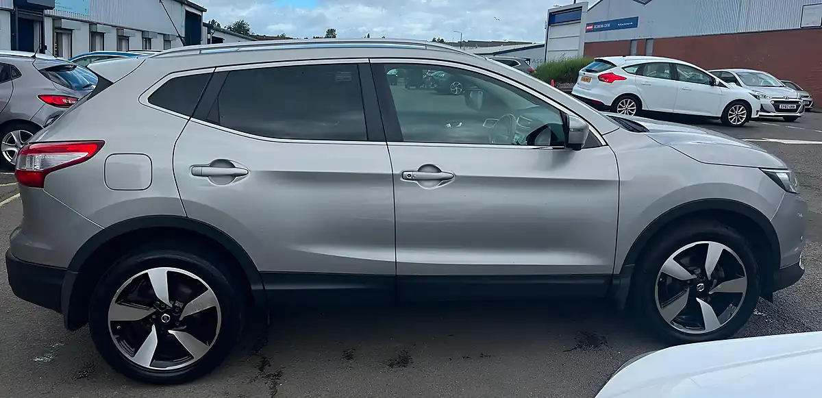 Used 2015 Nissan Qashqai N-Tec+ Silver - Interior and Exterior details 4