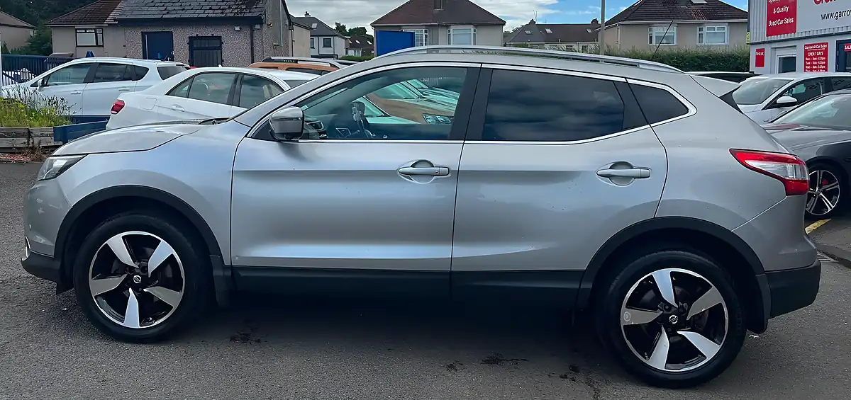 Used 2015 Nissan Qashqai N-Tec+ Silver - Interior and Exterior details 8