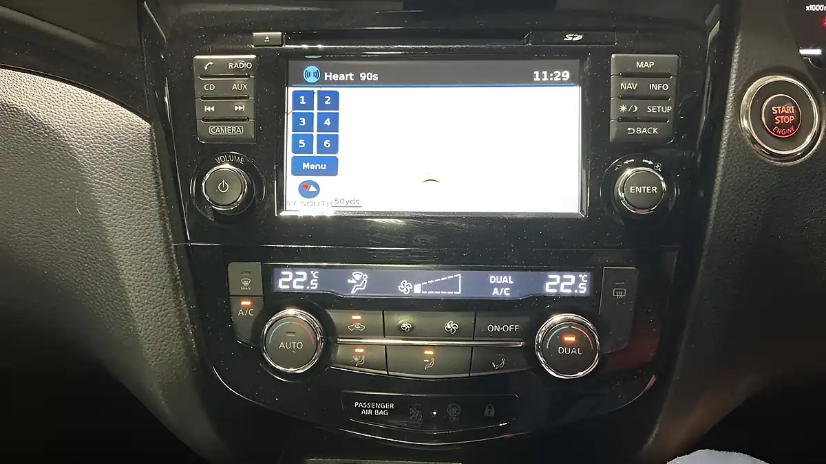 Used 2015 Nissan Qashqai N-Tec+ Silver - Interior and Exterior details 11