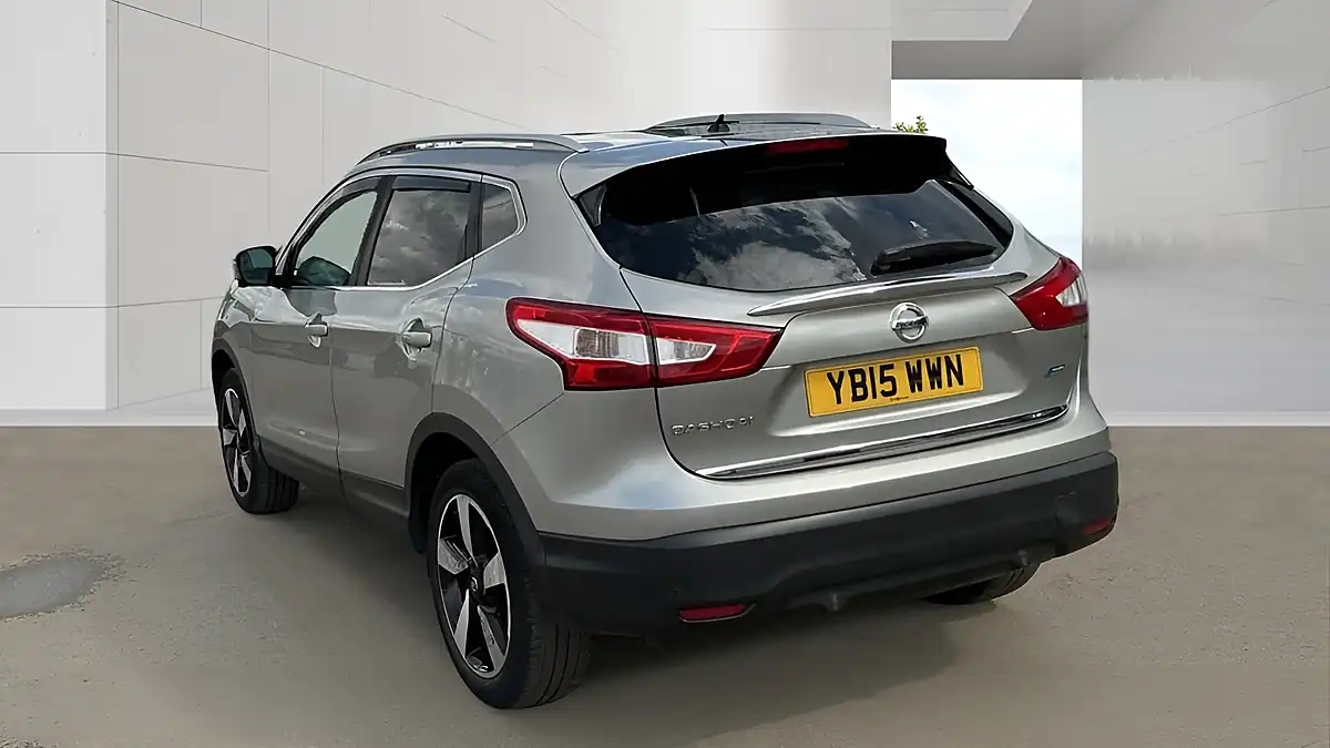 Used 2015 Nissan Qashqai N-Tec+ Silver - Interior and Exterior details 3